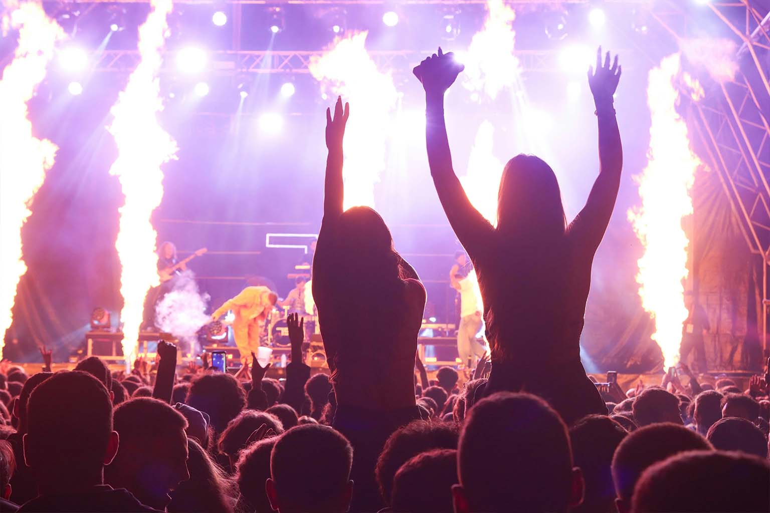 festival crowd, viwid special effects